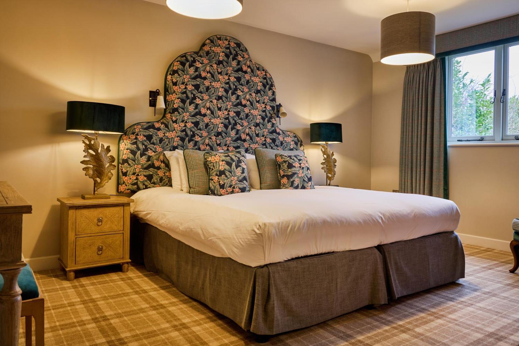 Hotel The Harcourt Arms à Stanton Harcourt Chambre photo A bedroom at The Old parsonage